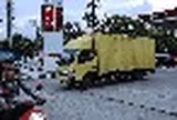 Xếp hàng 10 tiếng chưa chắc đã đổ được xăng, mất điện triền miên cả tuần: Chuyện gì đang diễn ra tại nền kinh tế lớn nhất Đông Nam Á?