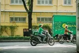 Grab phát quà cho tài xế