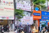 Một đoạn phố ở Hà Nội thành 'thánh địa' trà sữa 7-15k: Chen nhau mở cửa hàng, chỉ vài bước chân lại gặp một quán