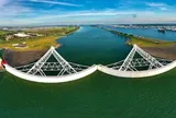 Phát hiện hai cánh cửa khổng lồ dài 210m được đặt sát nhau dưới biển, công trình lá chắn độc nhất lộ diện