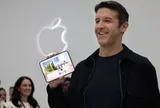 Apple thẳng thừng tố đối thủ sao chép iPhone Duo: “Có quá nhiều sự trùng hợp”