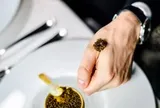 Trứng cá tầm đắt hơn vàng nhưng có thời được phục vụ miễn phí