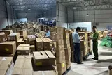 Tịch thu 233.140 sản phẩm mỹ phẩm tại công ty của nữ giám đốc Lý Hồng Thương: Đủ loại son môi, kem chống nắng, kem dưỡng da