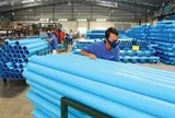 Từ chai nước, túi đựng hàng đến linh kiện ô tô, hơn 6.000 công ty Việt Nam tạo nên ngành công nghiệp gần 900.000 tỷ đồng, xuất khẩu 10 tỷ USD/năm