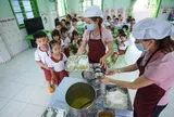 Cần chuẩn hóa bữa ăn học đường vì sức khỏe học sinh