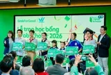 Grab trao 300 suất học bổng và hỗ trợ học tập cho học sinh sinh viên