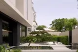 Sự đối lập tinh tế giữa riêng tư và cởi mở trong căn biệt thự 300m²