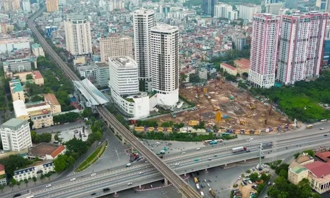 Doanh thu quý 3/2025 của một công ty tăng 155 lần nhờ chuyển nhượng dự án tại khu đất vàng 3 mặt tiền ở Hà Nội cho Sun Group, thu về 5.800 tỷ đồng