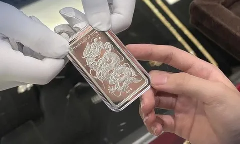 Giá bạc hôm nay tiếp đà giảm