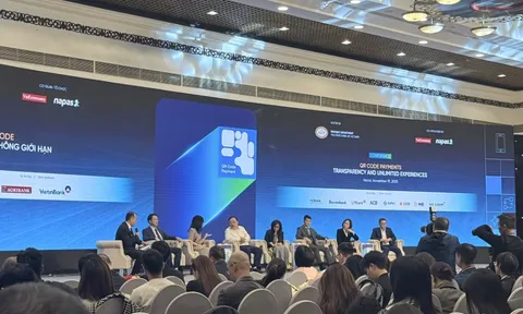 Thanh toán QR ‘bùng nổ’ và yêu cầu chuẩn hóa toàn diện