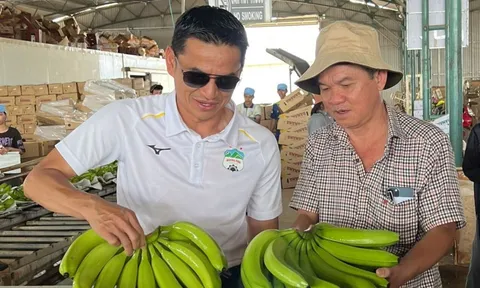 Ván bài mới của bầu Đức