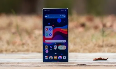 Giảm cực mạnh, chiếc điện thoại này đang "át vía" iPhone 17 Pro Max