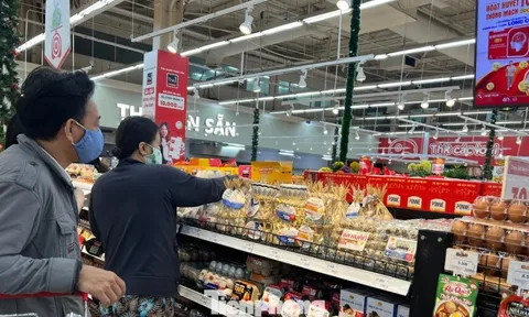 Giá trứng tăng mạnh, thịt heo... 'nhấp nhổm'