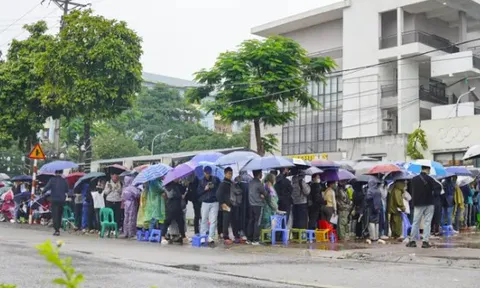 Người dân Hà Nội không còn phải xếp hàng chờ làm hồ sơ mua nhà