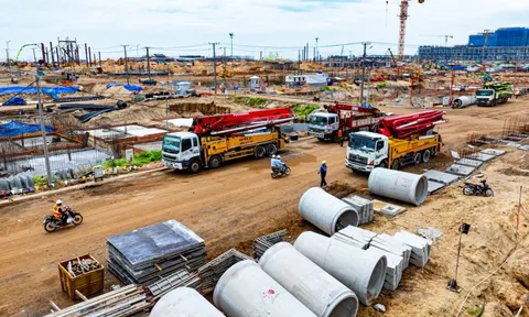 Tiến độ gây sốc tại đại đô thị lớn nhất của Sun Group ở Vũng Tàu: Hơn 4.000 công nhân xây dựng, công viên nước lớn nhất miền Nam sắp mở, giá nhà phố vượt 200 triệu đồng/m2