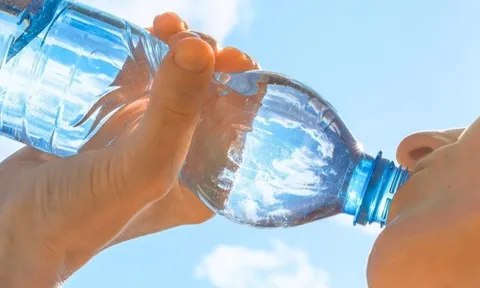 Nước đóng chai không 'tinh khiết' như bạn nghĩ, nước máy sạch hơn rất nhiều - có bằng chứng khoa học hẳn hoi