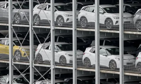 Sau tất cả, thị trường tiêu thụ 10 triệu xe/năm sẽ rút lại lệnh cấm hoàn toàn xe xăng