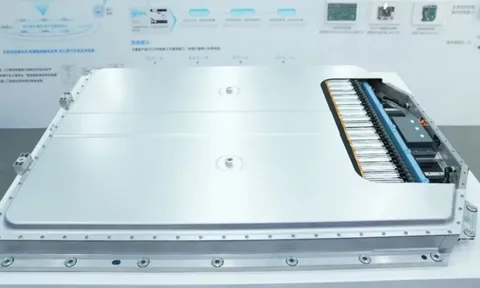 Trung Quốc công bố bước tiến dài về pin thể rắn, xe điện chạy 1.500 km mới cần sạc đã ở rất gần