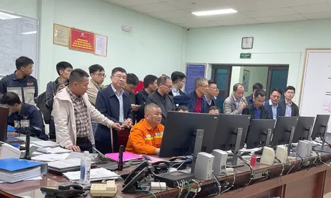 Đóng điện dự án Nâng công suất trạm biến áp 500 kV Hòa Bình