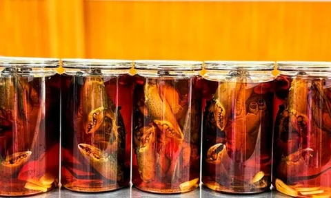 Đặc sản cua gạch Cà Mau ngâm nước mắm giá gần 1 triệu đồng/kg