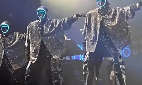 Choáng ngợp trước dàn vũ công robot Trung Quốc: Nhảy như người thật, được Elon Musk khen ngợi hết lời