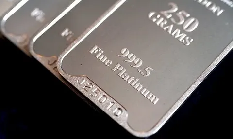 Bạc bùng nổ 175% năm nay nhưng vẫn chưa bằng kim loại này