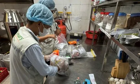 Sự thật bất ngờ khi Công an TPHCM kiểm tra 11 cơ sở chế biến thực phẩm