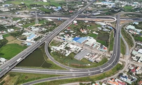 Hình hài “siêu nút giao” tại 3 tuyến cao tốc trọng điểm phía Nam