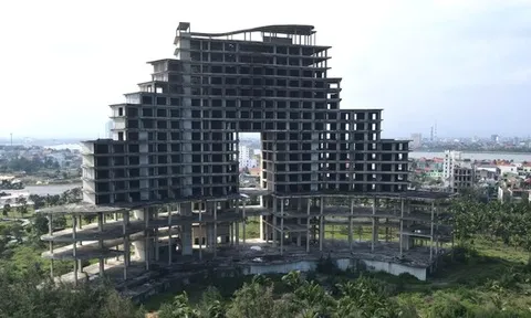 Cận cảnh 2 khách sạn 5 sao dang dở trên đất vàng ven biển Đồng Hới