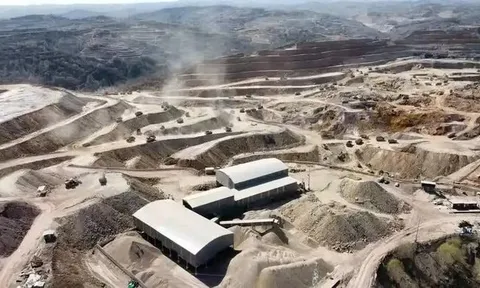 Phát hiện mỏ quặng bô xít trữ lượng 183 triệu tấn tại láng giềng Việt Nam