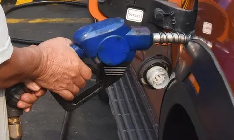 Thu hồi, tước giấy phép hàng loạt thương nhân xăng dầu