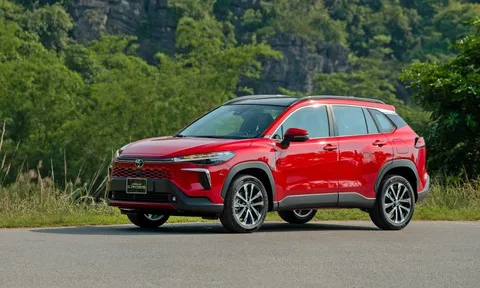 Loạt xe hybrid của một hãng xe Nhật Bản bất ngờ giảm giá mạnh - có mẫu tới 200 triệu đồng