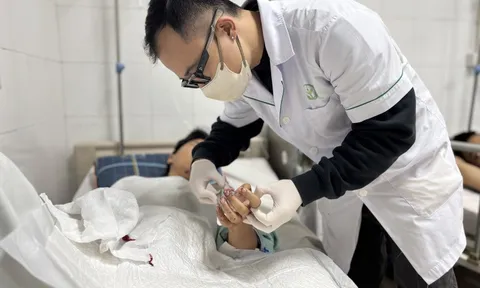 Cấp cứu liên tiếp 6 ca đa chấn thương do pháo nổ ngay tuần đầu tiên năm 2026