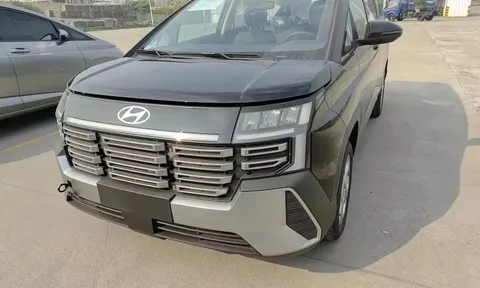 Hyundai Stargazer 2026 lộ không che cả nội, ngoại thất tại Việt Nam: Đầu mới lột xác, cụm màn hình 'khổng lồ' đã mắt hơn, dễ nâng cấp cả ADAS đấu Xpander