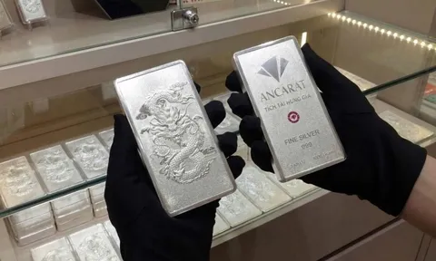 Giá bạc giảm gần 6 triệu đồng/kg