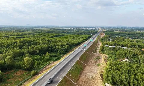 Cao tốc Quảng Ngãi - Hoài Nhơn hoàn thiện công tác vận hành, sẵn sàng phục vụ người dân về quê ăn Tết