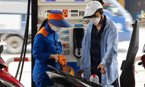 Giá xăng dầu dự báo giảm trong kỳ điều hành đầu tiên của năm Bính Ngọ