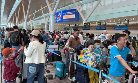 Sân bay Tân Sơn Nhất đón gần 1,4 triệu lượt khách dịp Tết Bính Ngọ