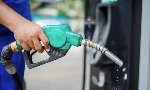 'Hỏa tốc' kiểm tra việc găm hàng, đẩy giá xăng dầu