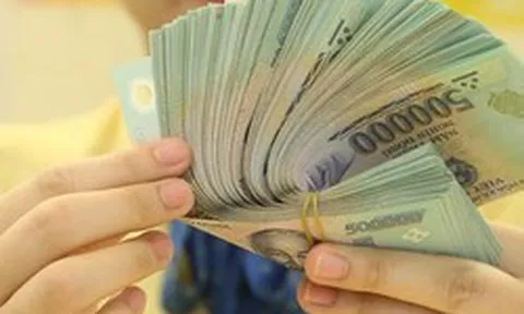 Tiếp tục hoàn thiện cơ chế tiền lương; xây dựng quy định mới về mức lương cơ sở, tăng lương hưu, trợ cấp; quản lý cán bộ, công chức, viên chức