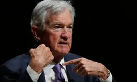 Chủ tịch FED Jerome Powell cảnh báo: Các tập đoàn lớn đang "khao khát" dùng AI để thay thế hàng nghìn nhân sự