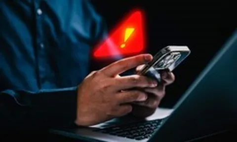 Công an cảnh báo: Lập tức ngắt kết nối mạng, khôi phục cài đặt gốc và đổi mật khẩu ngân hàng, Zalo trên thiết bị sạch khác khi cài phải ứng dụng này