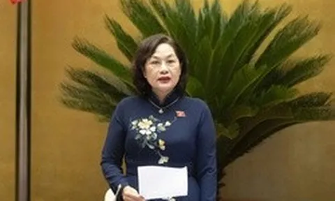 Khẩn trương hoàn thiện dự thảo Nghị quyết về thuế xăng dầu và nhiên liệu bay, trình Quốc hội thông qua vào sáng 12/4