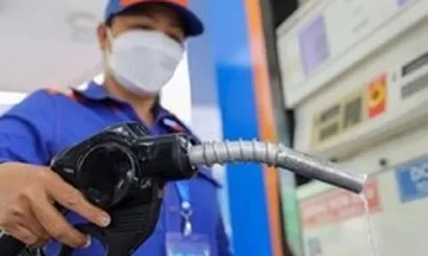 Việt Nam chi gần 3 tỷ USD nhập khẩu xăng dầu