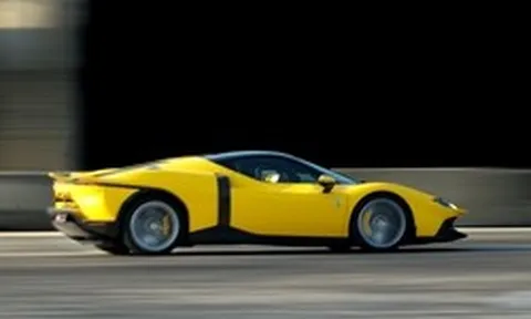 Tôi lái Ferrari 849 Testarossa: Sức cuốn hút của 1.035 mã lực không thể mô tả bằng thông số