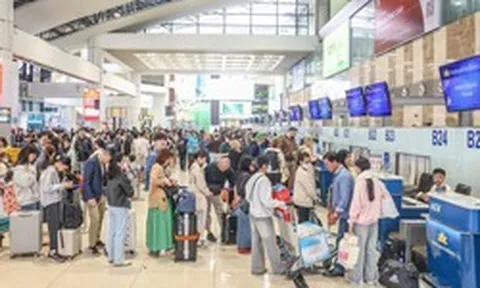 'Cháy' vé máy bay các chặng du lịch dịp Lễ 30/4-1/5