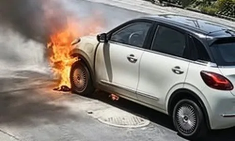 Không sạc, không sử dụng, một chiếc xe điện quen mặt của Trung Quốc bất ngờ bốc cháy