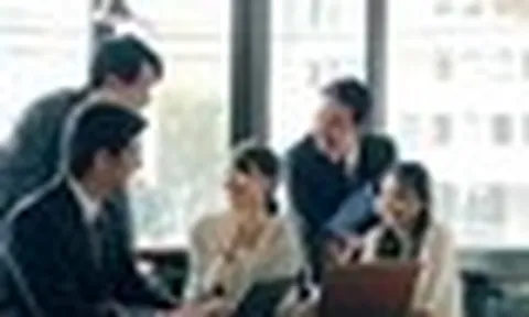 Nhân viên đi làm 490 năm mới kiếm được lương bằng sếp làm 1 năm