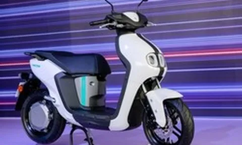 Xe máy điện giảm giá "sập sàn", có mẫu giảm đến 15 triệu đồng