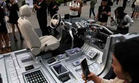 Một loại linh kiện nhỏ bằng móng tay đang làm đảo lộn ngành công nghiệp ô tô Trung Quốc - giá xe điện tăng vọt trong khi lợi nhuận bị bóp nghẹt